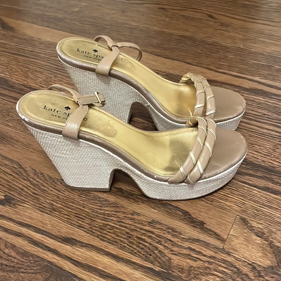 Kate Spade Whimsical Yet Practical Platform Heeled Shoe - Picture 2 of 10